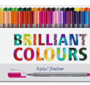 ESTUCHE DE METAL C/50 MARCADORES STAEDTLER TRIPLUS FINELINER 0.3MM